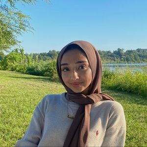 Meet your Posher, Hafsa